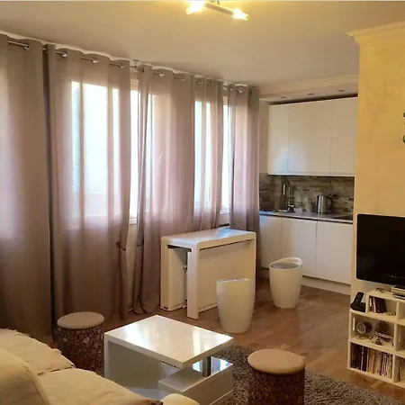 2 Pieces Lumineux Et Calme A Paris Apartment Exterior photo